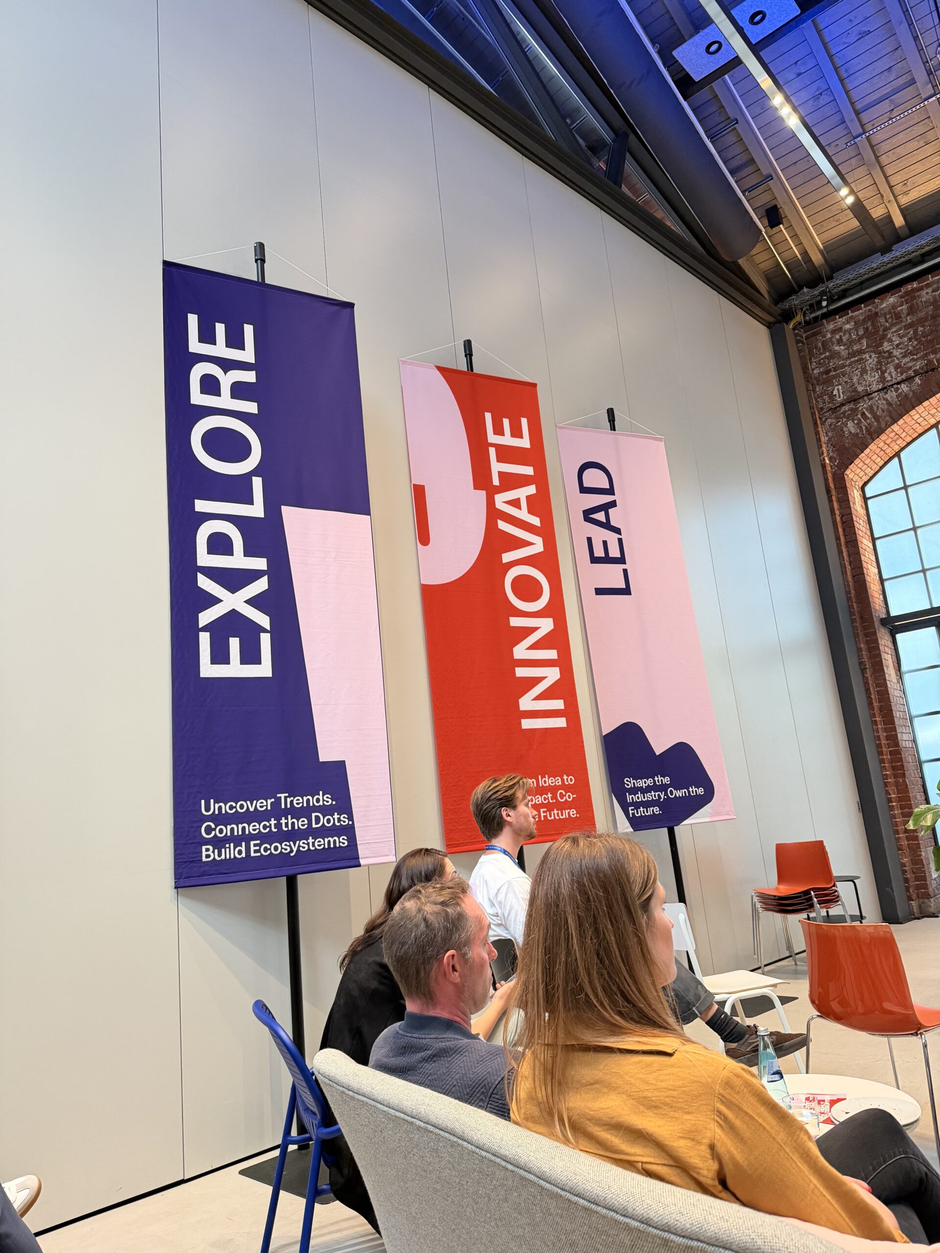 LOVE DISRUPTION ’26 in Marburg Fahnen Innovate